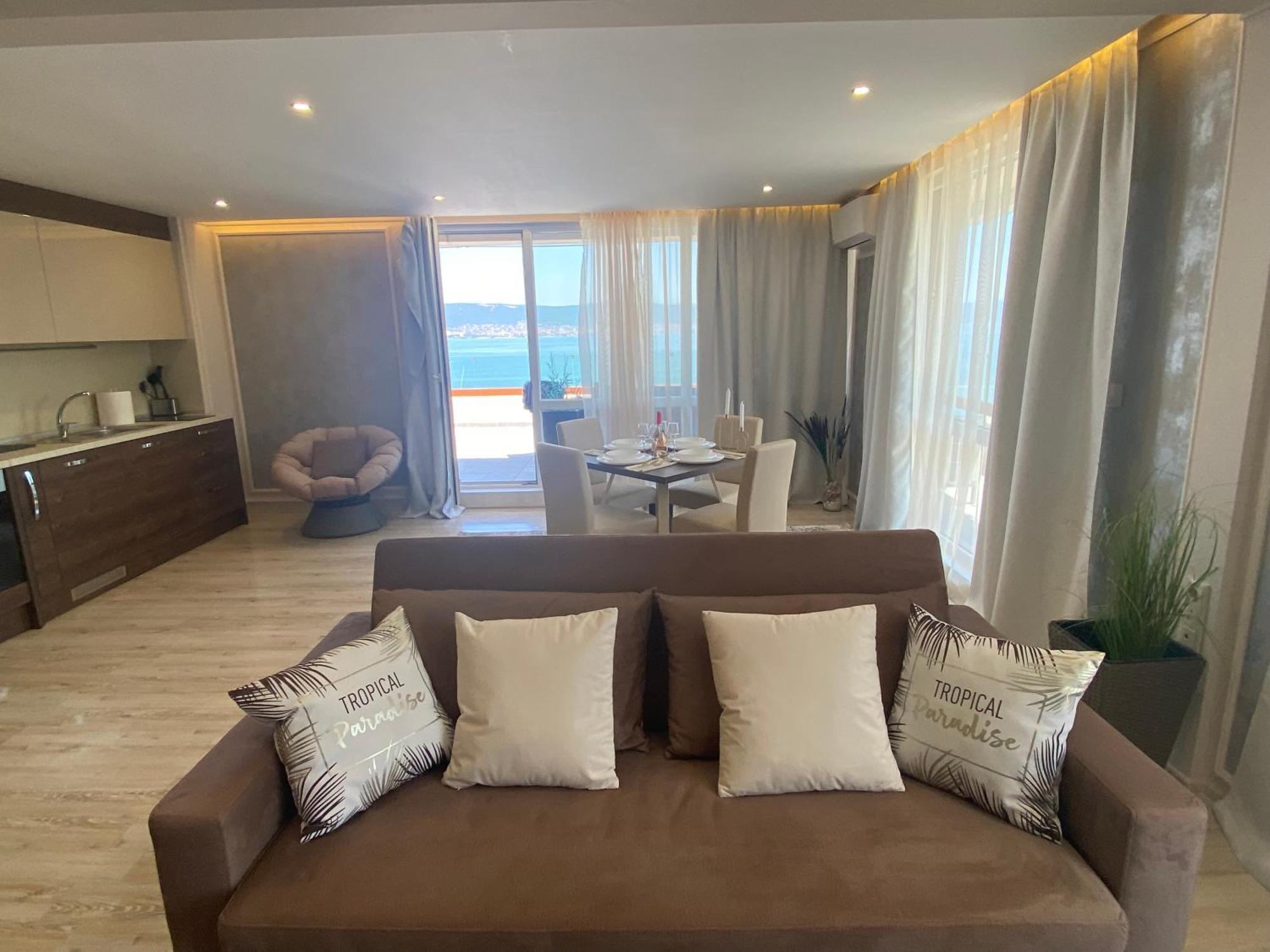 Paradiso 'В' 607 Large Luxury Apartment Nesebar Buitenkant foto
